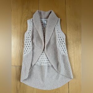 Girl Max Studio knit vest. Super cute and goes with everything! Like new!